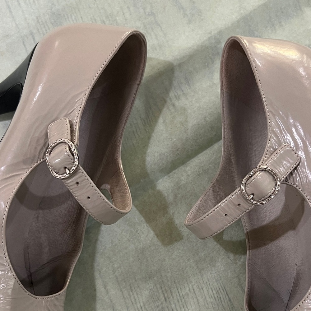 CHANEL Beige and Black Cap-Toe Mary Jane Heels - Picture 4 of 9